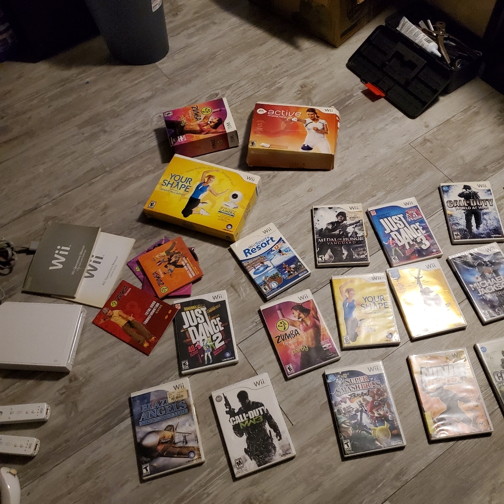 Nintendo WII & Assorted Games - Picture 2 of 6